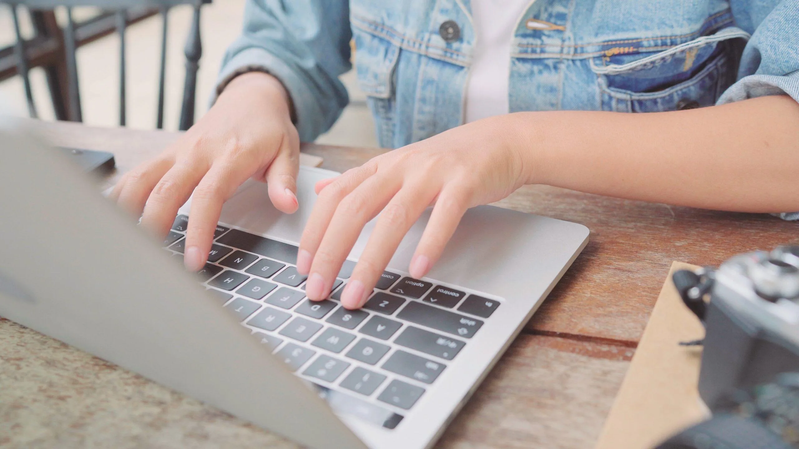 business-freelance-asian-woman-working-doing-projects-sending-email-laptop-computer-while-sitting-table-cafe-lifestyle-smart-beautiful-women-working-coffee-shop-concepts