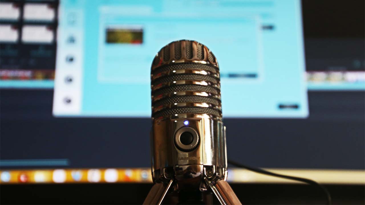 microphone and computer screen