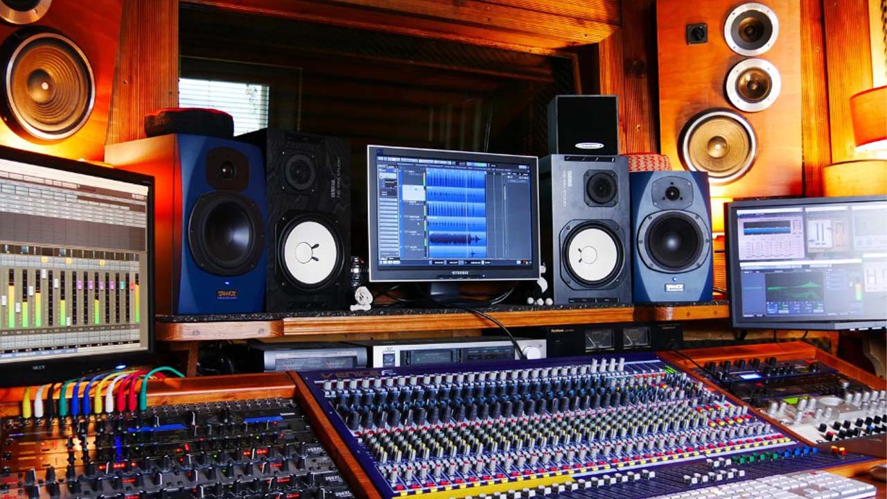 sound engineer studio audio setup